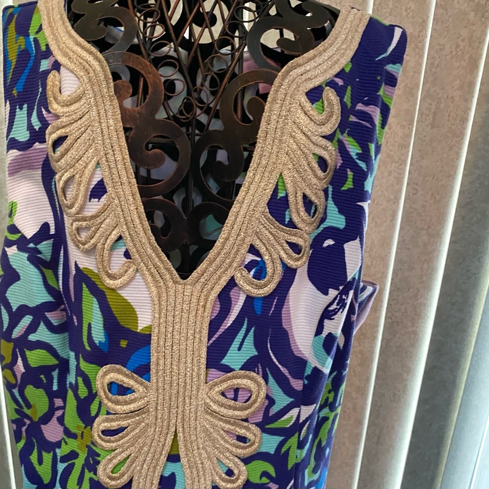 Lilly Pulitzer Sleeveless Blue & Violet Floral Shift Dress w/Embroidered Neck - Picture 4 of 12